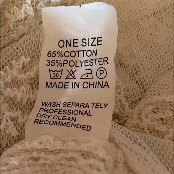 Lace cover up (sheer) - Picture 3 of 3